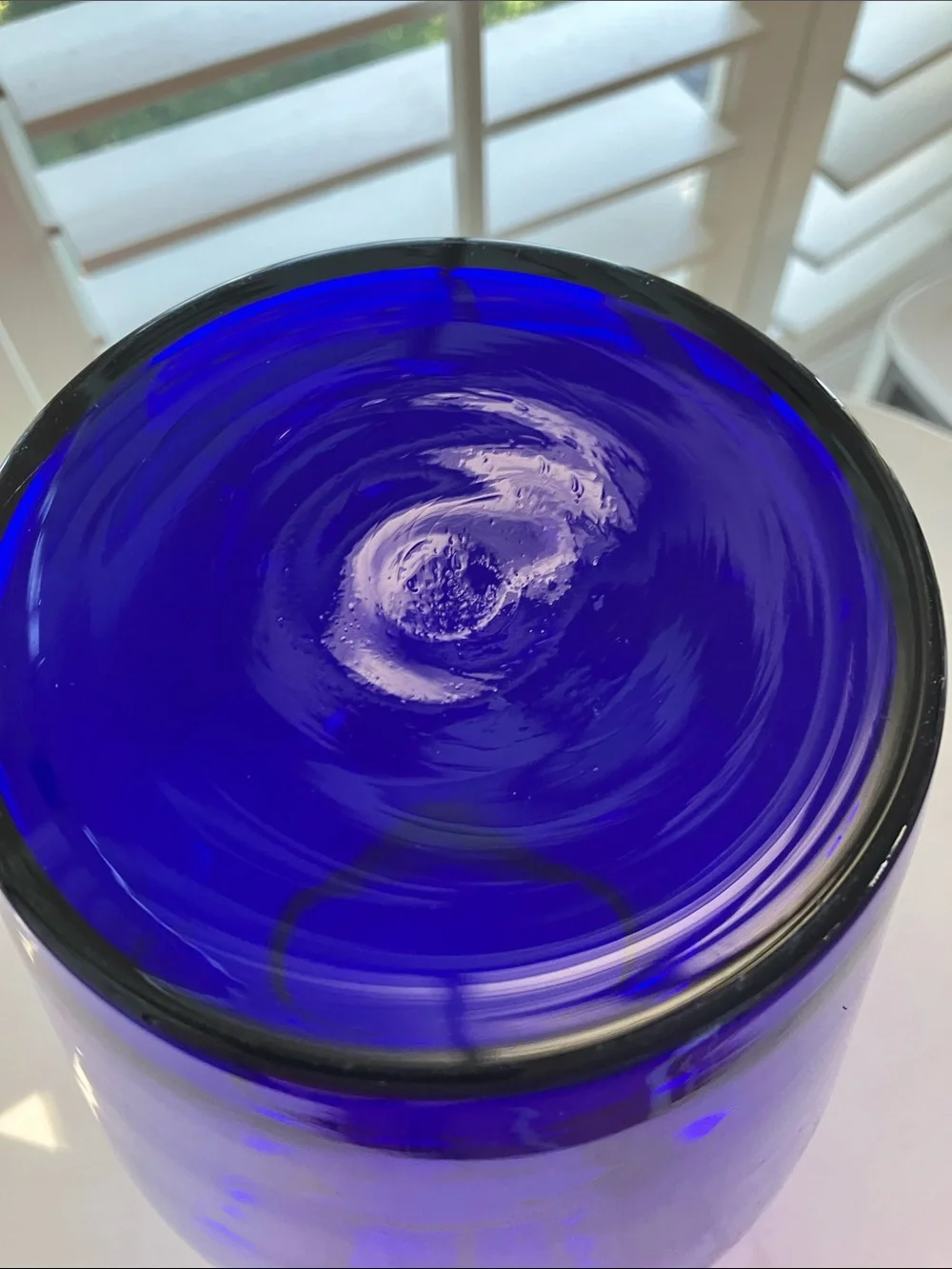 Beautiful Classic Cobalt Blue Glass Decorative Vase , 8” Tall
